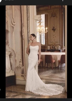 Justin Alexander Lissy Dress Size 12 Ivory. New, never worn. RRP £1,700 - Image 1 of 3
