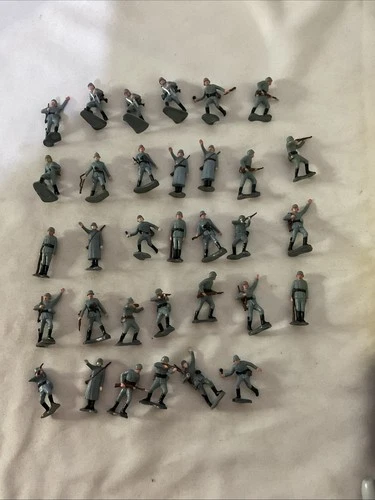 MARX MINIATURE BATTLEGROUND PLAYSET German Soldiers HO Army Lot Of 33 #2