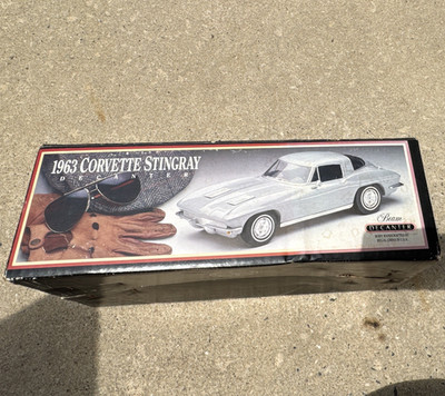 Jim Beam SILVER 1963 Corvette STINGRAY Decanter Bottle w/ Box KW-041 - EMPTY