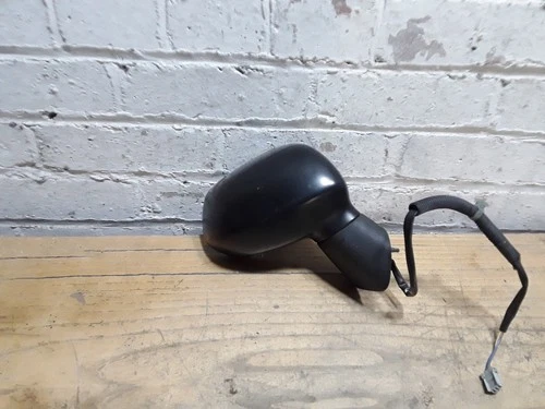 Honda Jazz Mk2 02-08 Drivers Right Manual Folding Door Mirror Black.