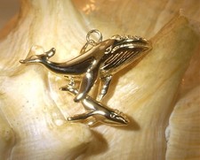31.5MM SOLID 14K YELLOW GOLD HAWAIIAN MOTHER & BABY CALF HUMPBACK WHALE PENDANT