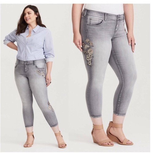 TORRID JEANS FLORAL EMBROIDERED SKINNY 
