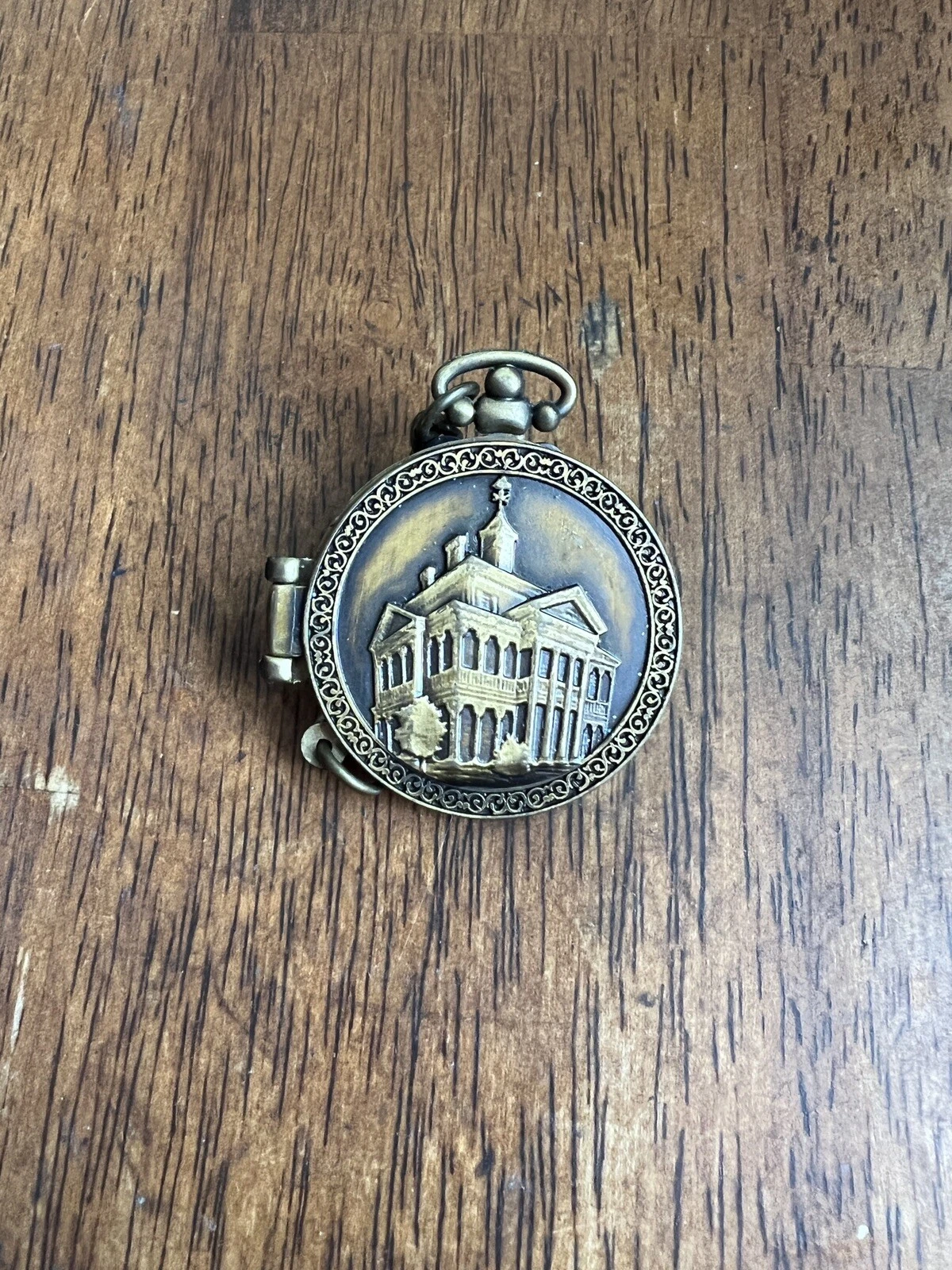 Haunted Mansion O'Pin House: Pocket Watch Pin DLR 2009 Demonic Clock