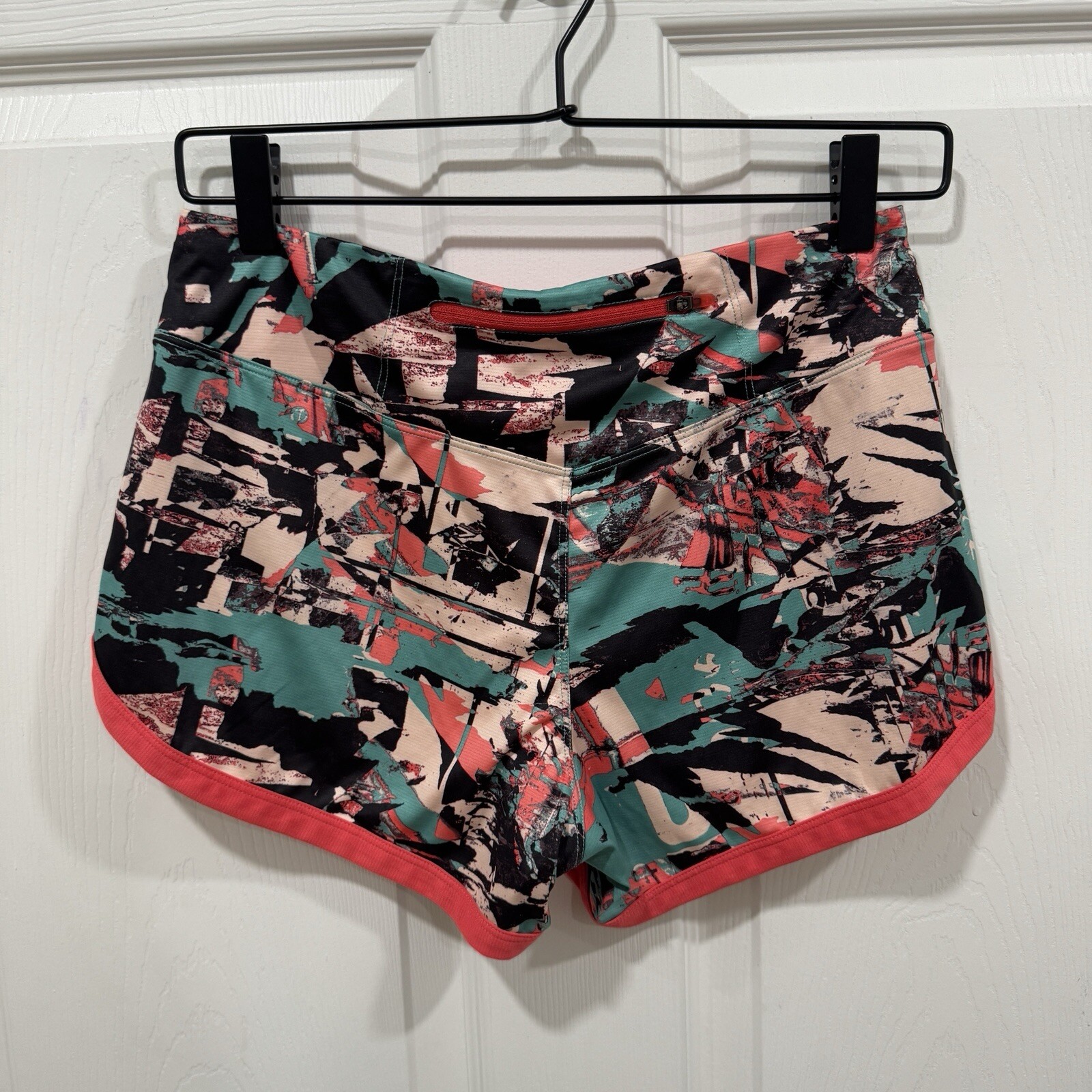 The North Face Abstract Pattern Active Shorts Sma… - image 2