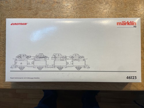 Märklin 46123, Doppelter Autotransporter mit 8 Volkswagen-Modellen von Wiking | Zustand: Neu