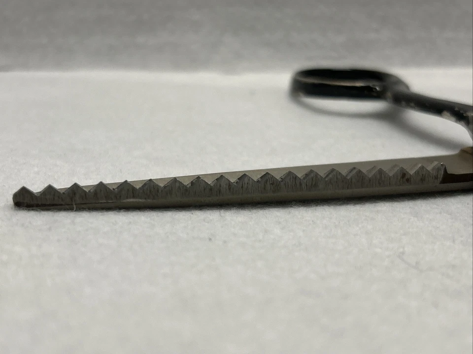 Vintage Wiss Professional 9" Pinking Shears CB-9 Made in Newark New Jersey USA - Image 4 of 4