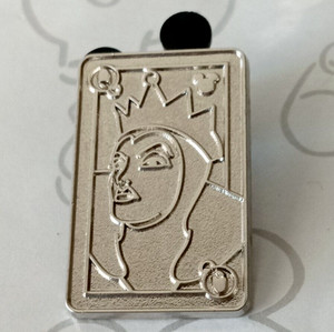 Evil Queen Cards Chaser Snow White 2014 Hidden Mickey DLR Disney Pin 102308