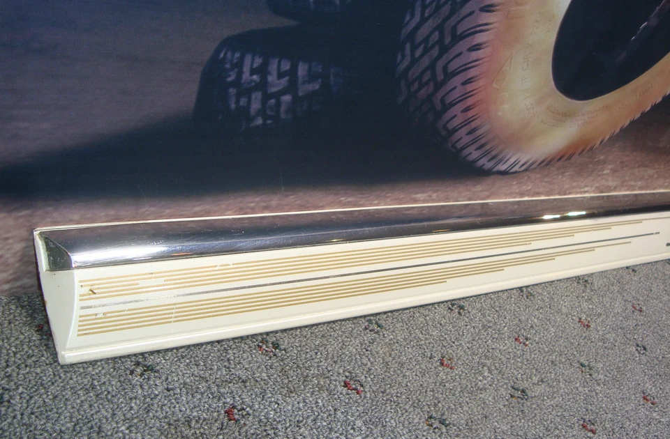 Moldura de puerta central TRIM pasador cromado a rayas LH CADILLAC Eldorado 1995-2002 Y6 Foto 2 de 4