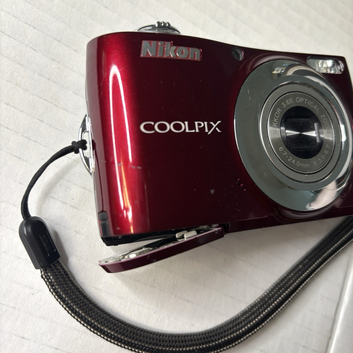 Nikon COOLPIX L22 12.0MP Megapixels 3.6x Zoom Digital Camera RED