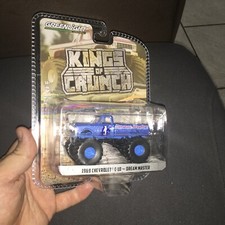 GreenLight 1969 Chevrolet C10 Kings of Crunch Dream Master WalMart Blue Chase