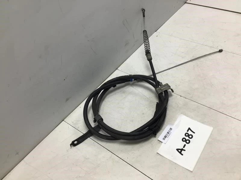 Chevrolet Colorado 2019 cable de freno de estacionamiento trasero derecho OEM+ Foto 2 de 4