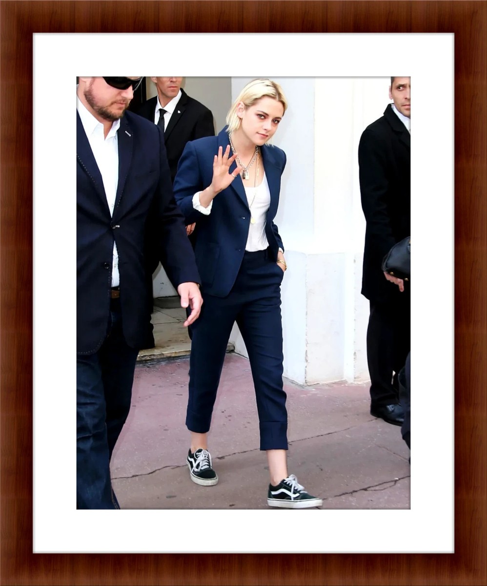 Kristen Stewart x 11 Candid Color Unframed Photograph