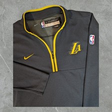 Los Angeles Lakers Collecting and Fan Guide 44