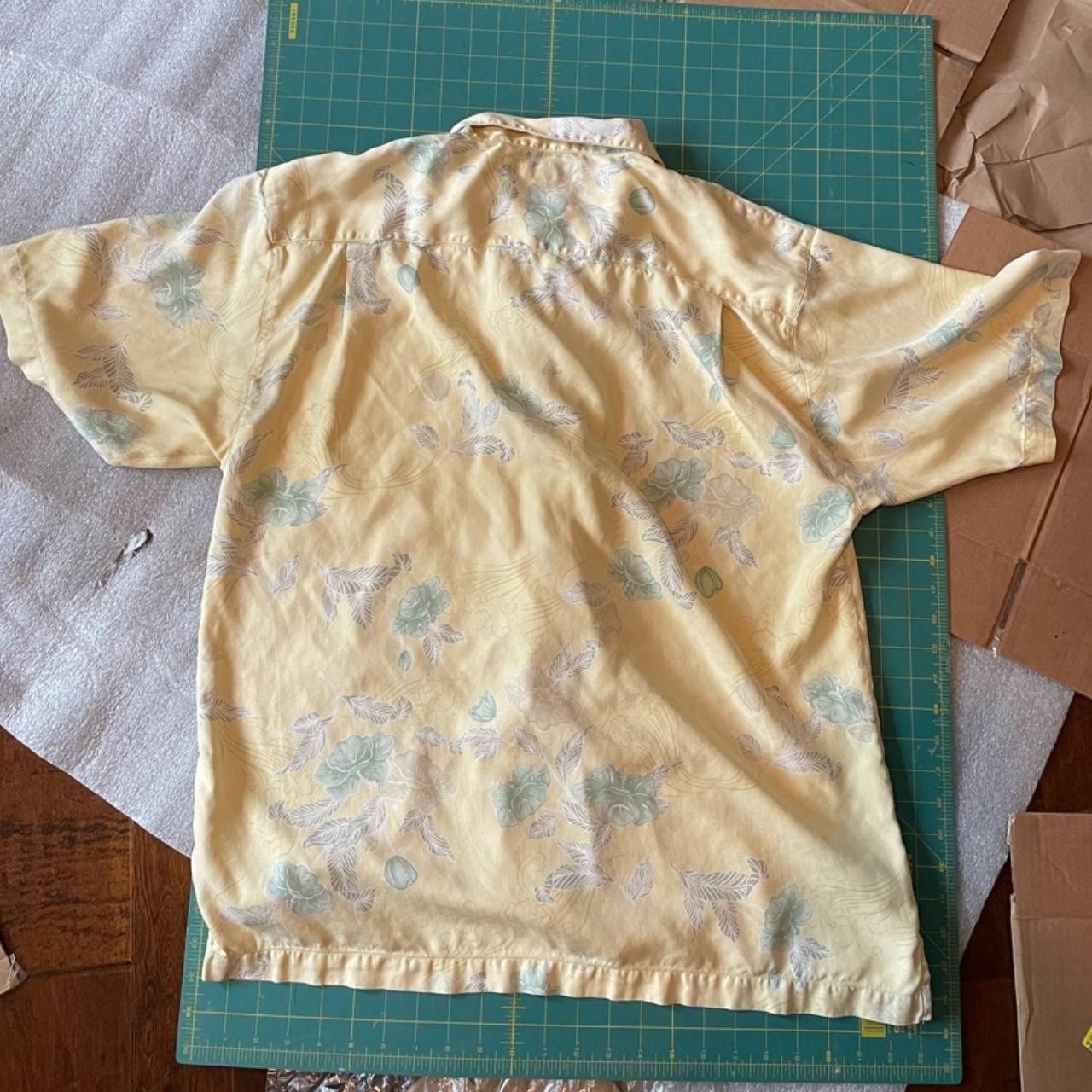 Tommy Bahama Leaf Patterned Yellow Button Up Size… - image 4