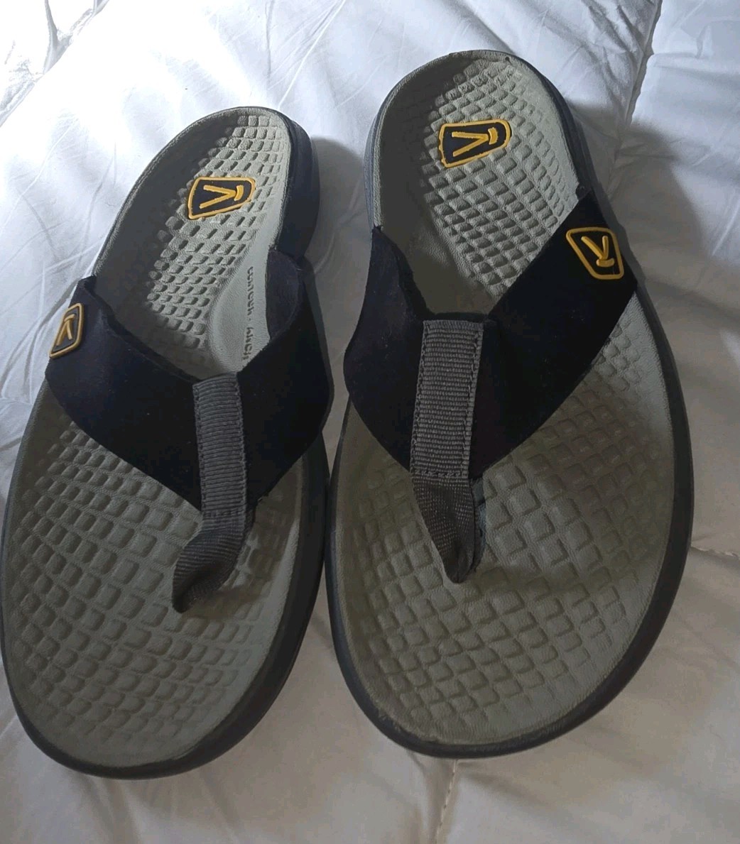 Sandali infradito Keen da uomo taglia 8 neri contorno arco comodi