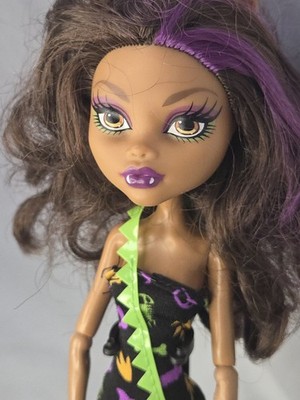 Monster High Clawdeen Wolf Freaky Field trip (two right hands)