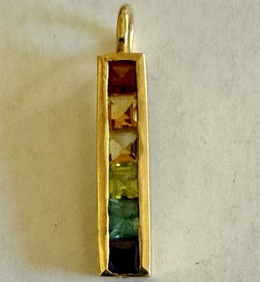 Auffallender 14k Gelbgold Regenbogen Steine Stab Anhänger/Rubin/Smaragd/Saphir+