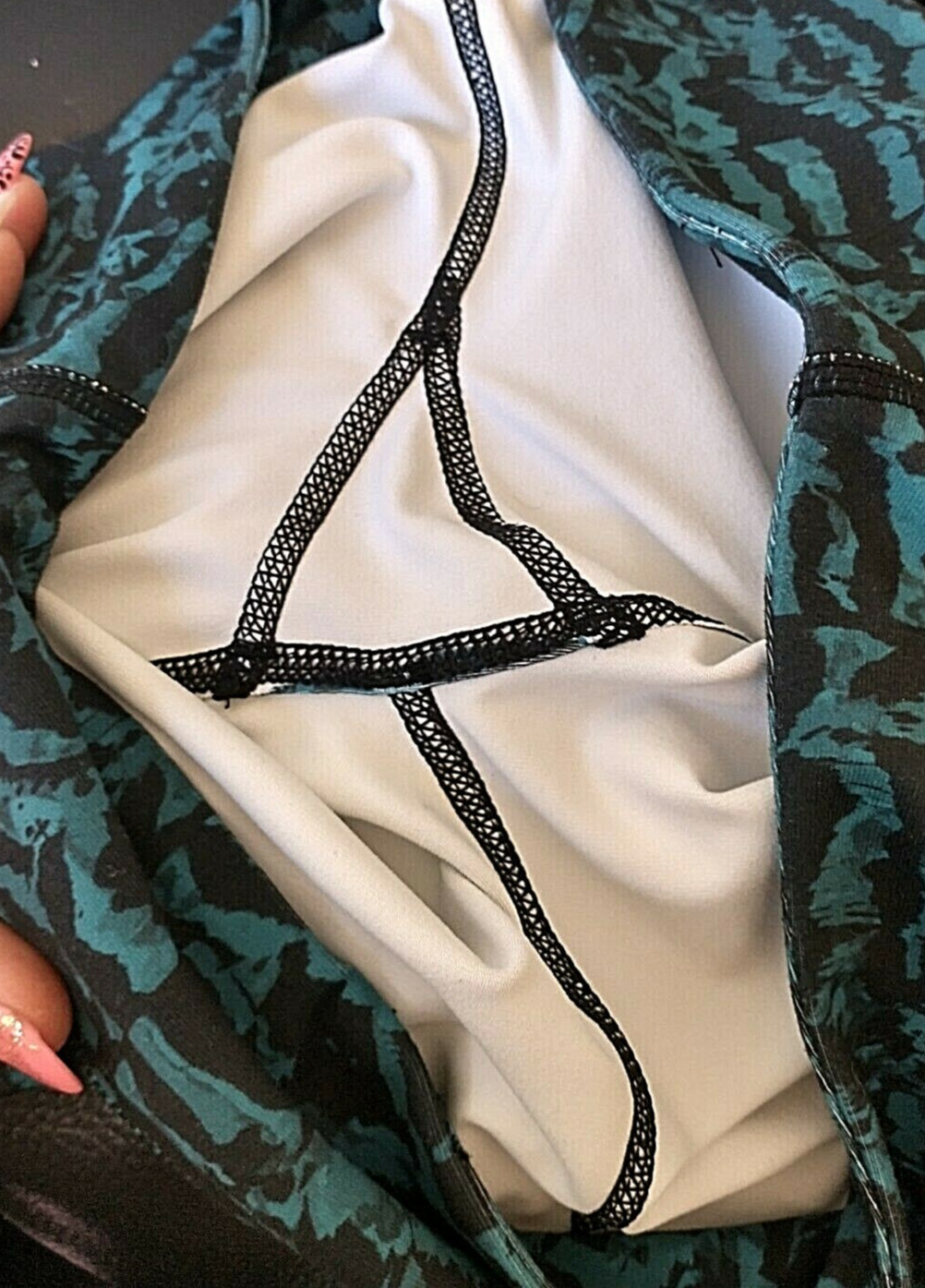 Fabletics LEGGINGS Performance Capris Leggings S … - image 9