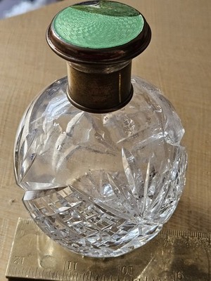Heartbreak Cut Crystal Parfüm Flakon EPNS Hals und grüne Guilloche emailliert Top