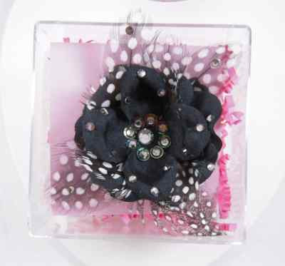 Tarina Tarantino Feather Flower Anywhere Clip BLACK | eBay display picture 1