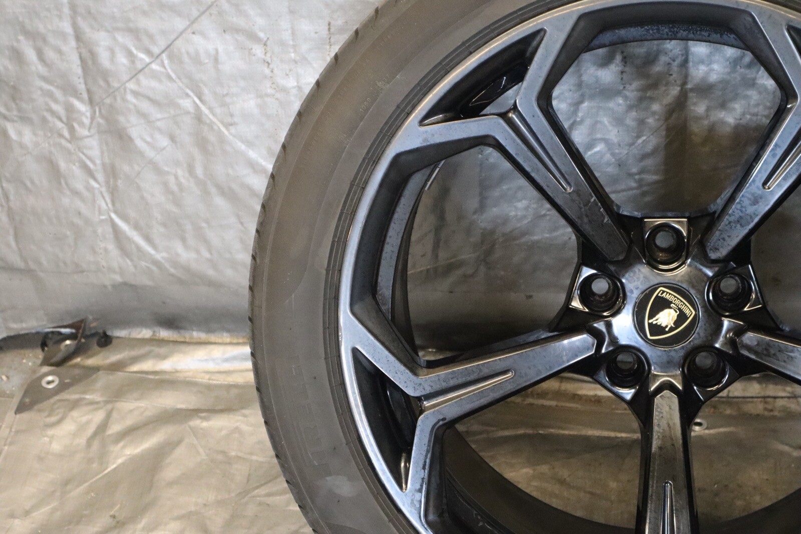 2019 LAMBORGHINI URUS OEM REAR WHEEL RIM 22X11.5 +22 5X130 325/35R22 PIRELLI3