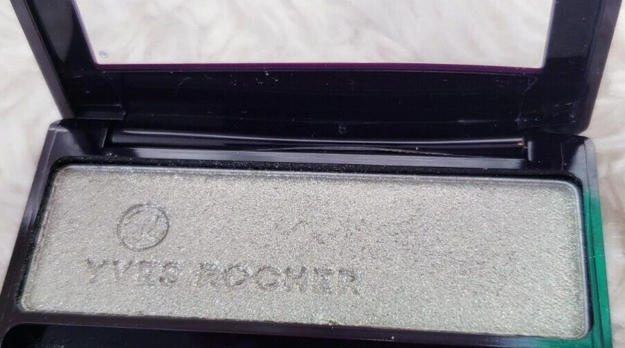 Sombra de ojos única color intenso YVES ROCHER 81 ETAIN SCINTILLANT 0,08 oz / 2,5 g Foto 3 de 4