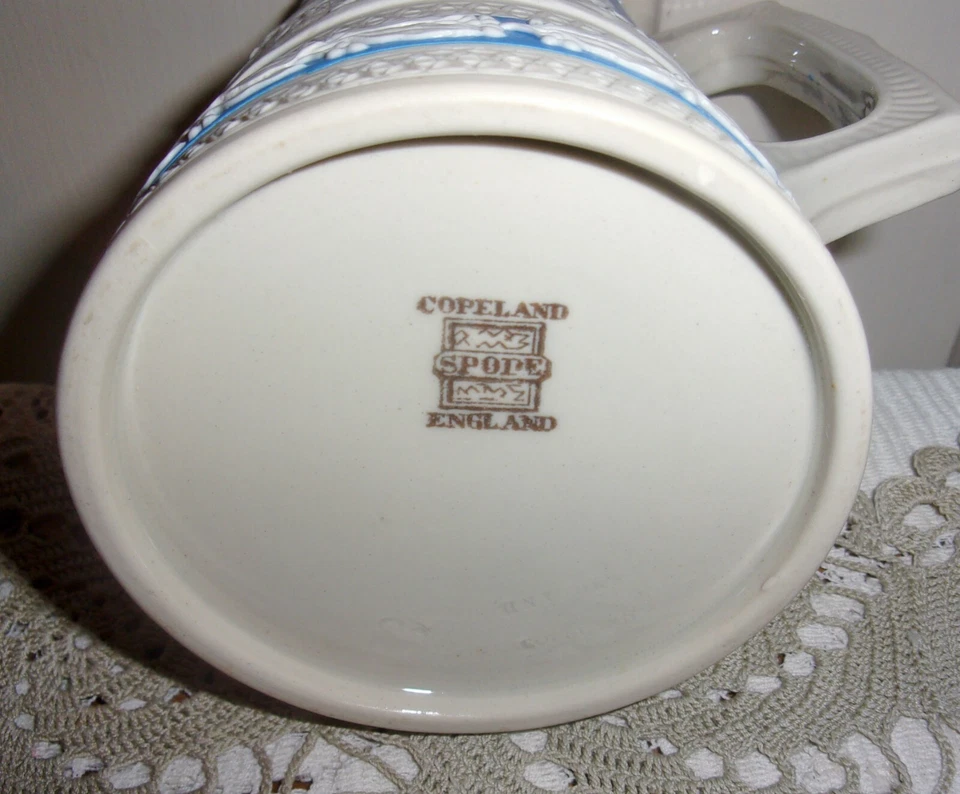 Jarra de 5,25 pulgadas escena de caza de jaspe azul y blanco Copeland Spode Foto 4 de 4