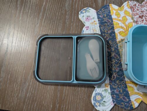 Russbe Gourmet Lunch Box Bento 1600 ML With Utensils - BPA Safe 3 Compartments - Picture 4 of 5