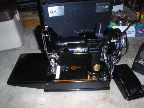 Vintage 1946 Singer Featherweight 221 Sewing Machine w/Case + Extras - CLEAN