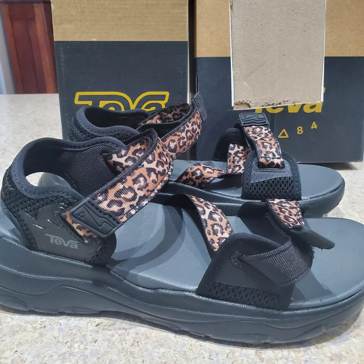 Teva 2025 size 8