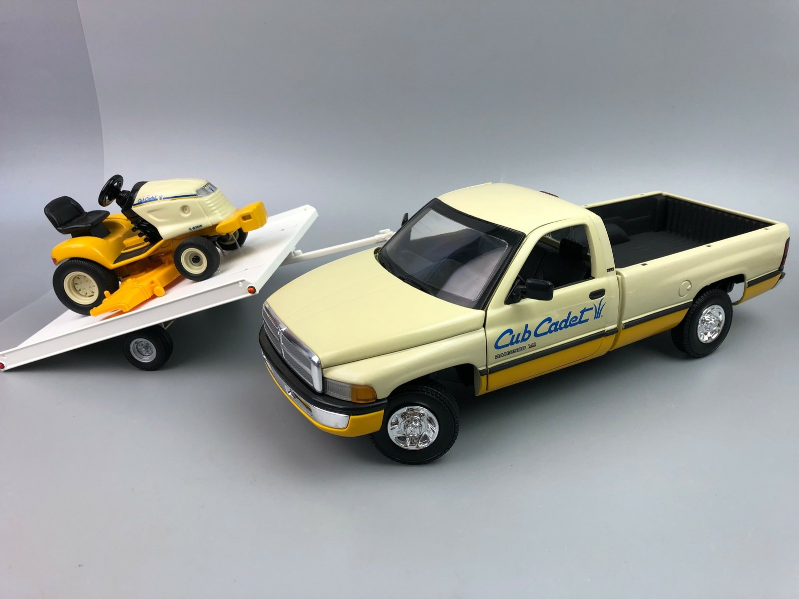 toy international pickup trucks