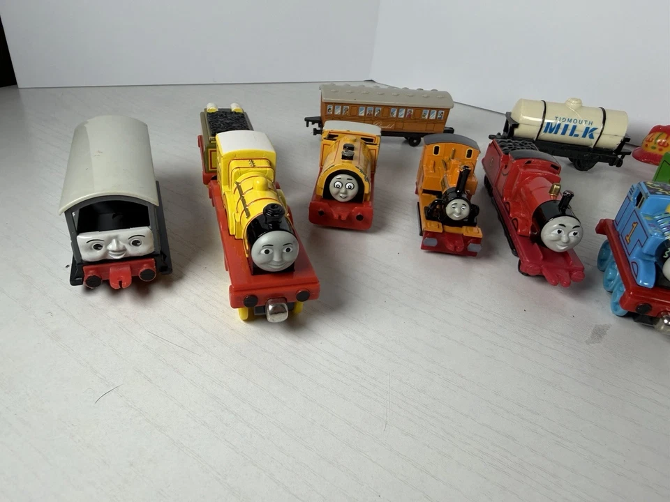 READ DISCRIPTION Huge Lot of Ertl 1980’S-1990’S Thomas The Train Diecast Lot - Image 2 of 4