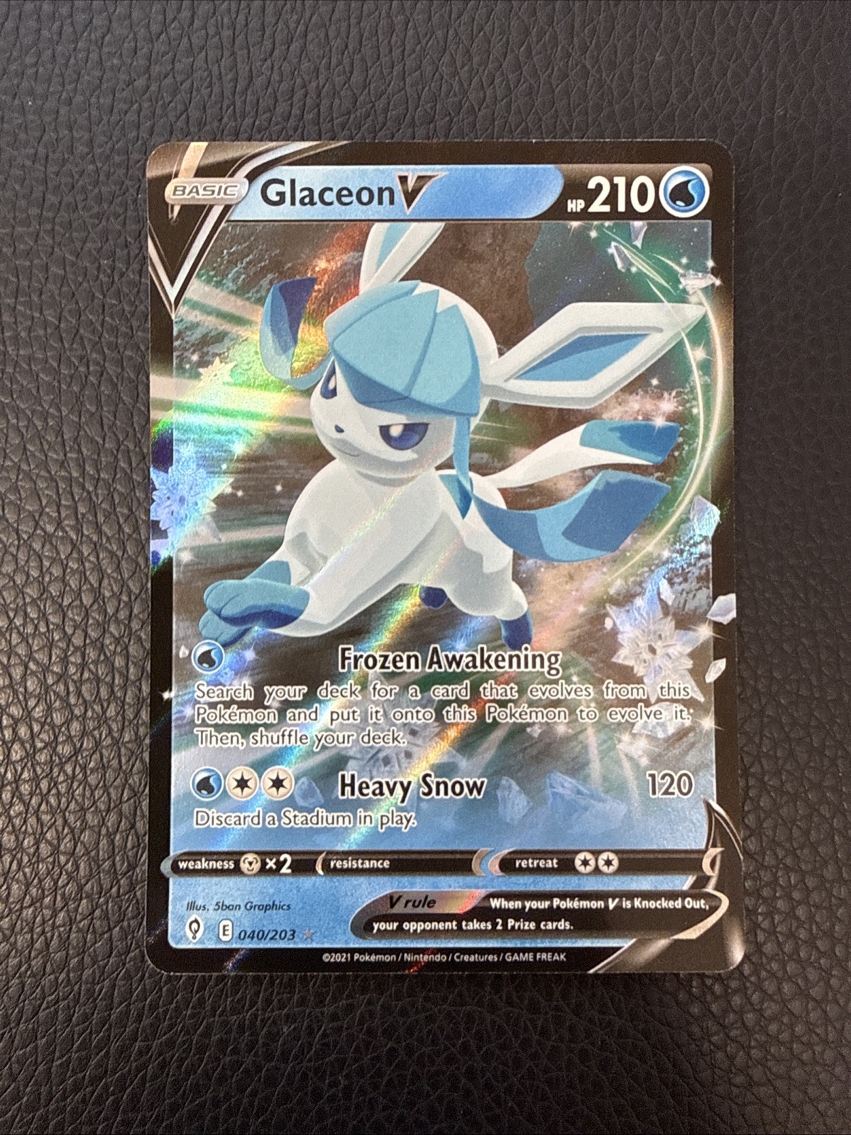 Pokemon Evolving Skies - GLACEON V - 040/203 - NM