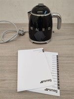 Smeg KLF05BLUK Kettle 50's Retro Mini - Black [ID7011026696]