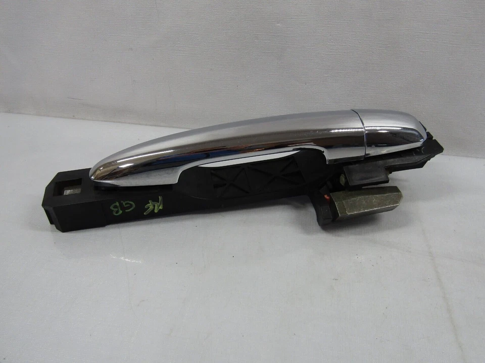 Manija de puerta exterior cromada del lado del pasajero delantero derecho Subaru Tribeca 2006-2014 Foto 3 de 4