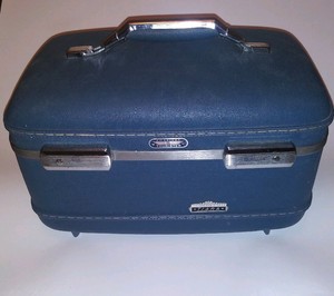 american tourister cosmetic case