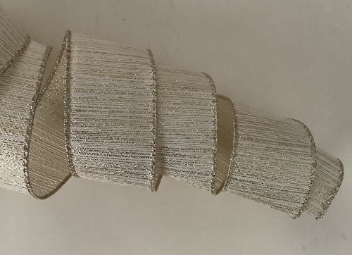 5 YARDS IVORY & GOLD SPARKLE WIRED RIBBON 1.5” WIDE - CHRISTMAS - 第 5/6 張圖片