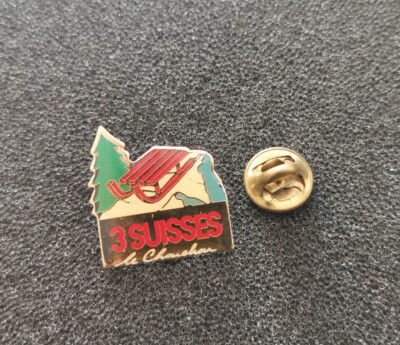 Pin's Les 3 suisses catalogue shop pub Le chouchou Luge - Pin Pins Badge Lt4
