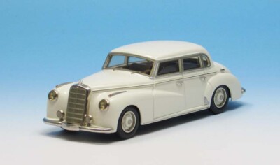 1951-1954 Mercedes 300 Limousine (W 186) ''Adenauer'' (1951-1954) weiss 1/43