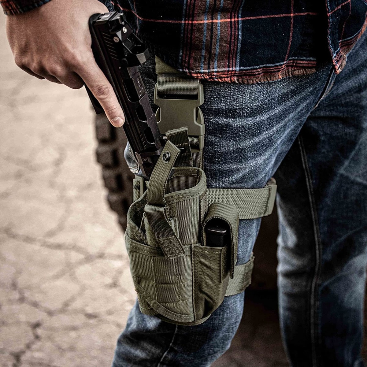 Tactical Adjustable Pistol/Gun Drop Leg Thigh Holster Tactical Adjustable Pistol/Gun Drop Leg Thigh Holster