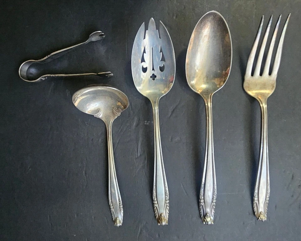 Stradivari by Wallace Sterling Silver Flatware Set for 12 Service 77 Pcs - Image 4 of 4