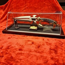 Gil Hibben UC1170 GOLD Jackal w/Display Case & 3" Faith The Vampire Slayer