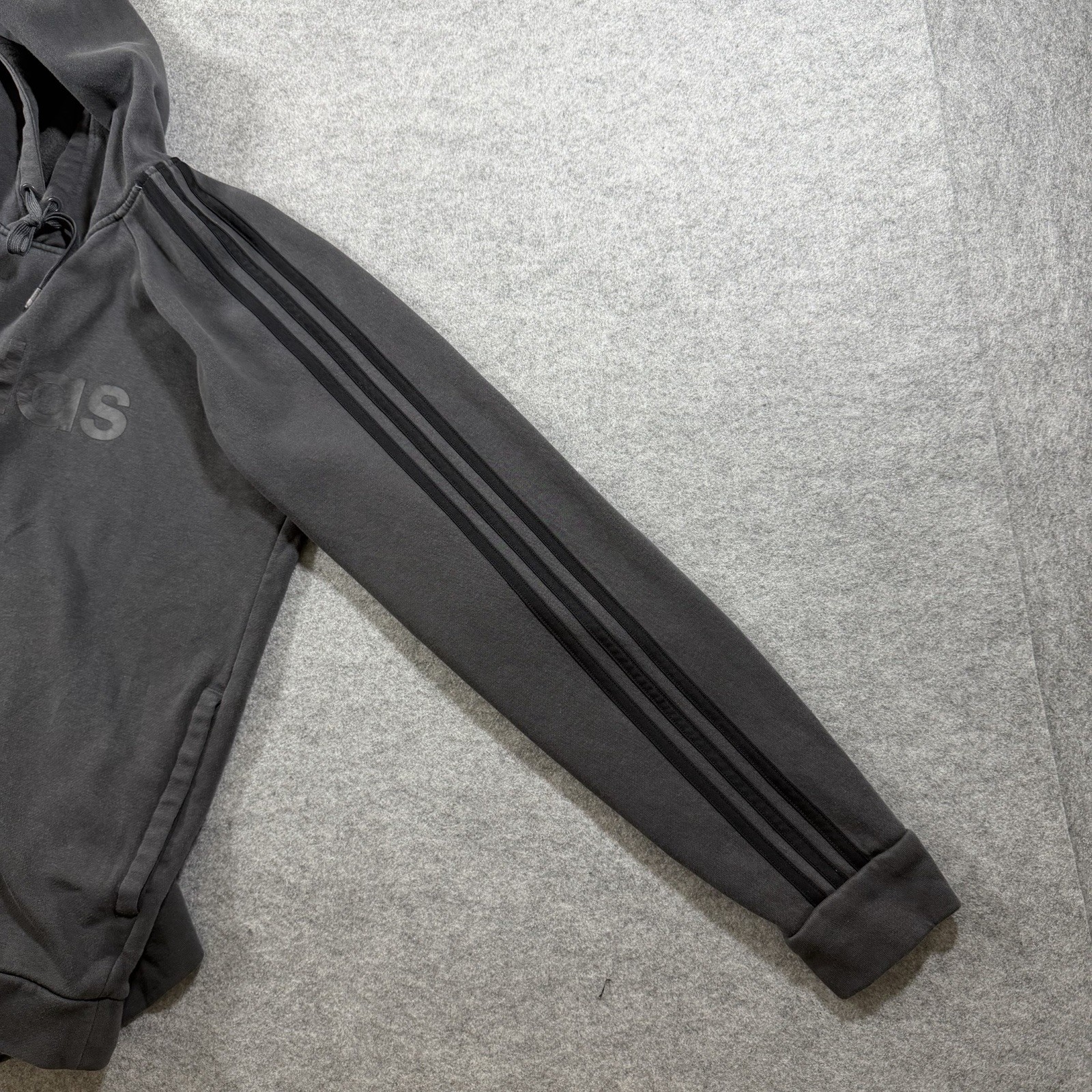 Adidas Hoodie Mens M Charcoal Gray Pullover 3 Stripe Logo Athletic Sweatshirt thumbnail 5
