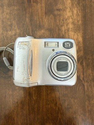 Nikon COOLPIX4100 カメラ B666 Vintage Nikon COOLPIX 4100 Compact Digital Camera 4MP AA Battery