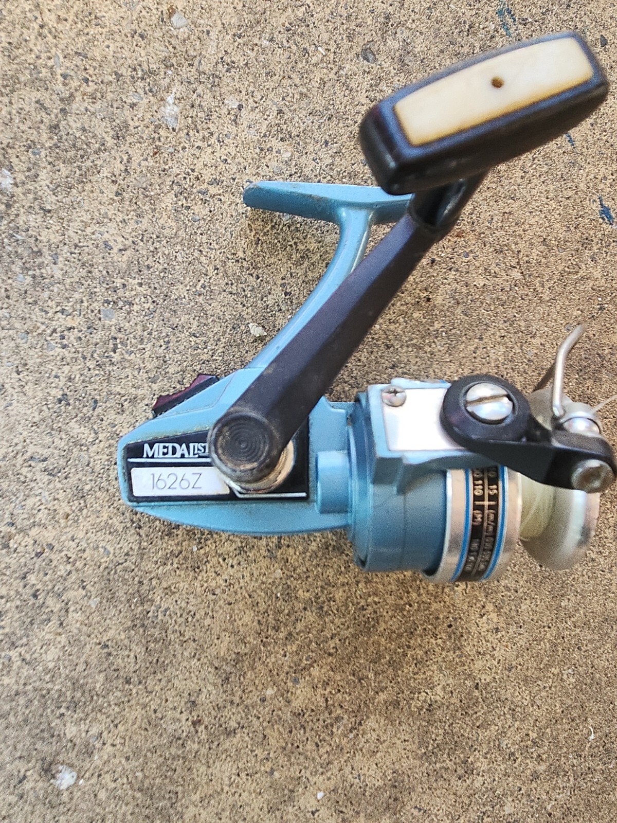Vintage Pflueger Medalist 1626Z Medium Spinning Reel, Works Great! Missing Screw