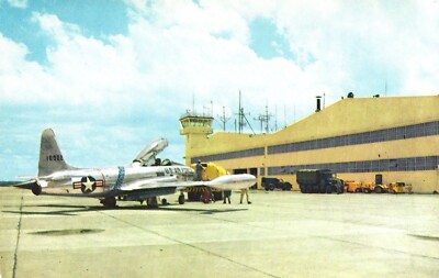 Flight Line - Offutt Air Force Base T-33 wird betankt - USA Postkarte 1a