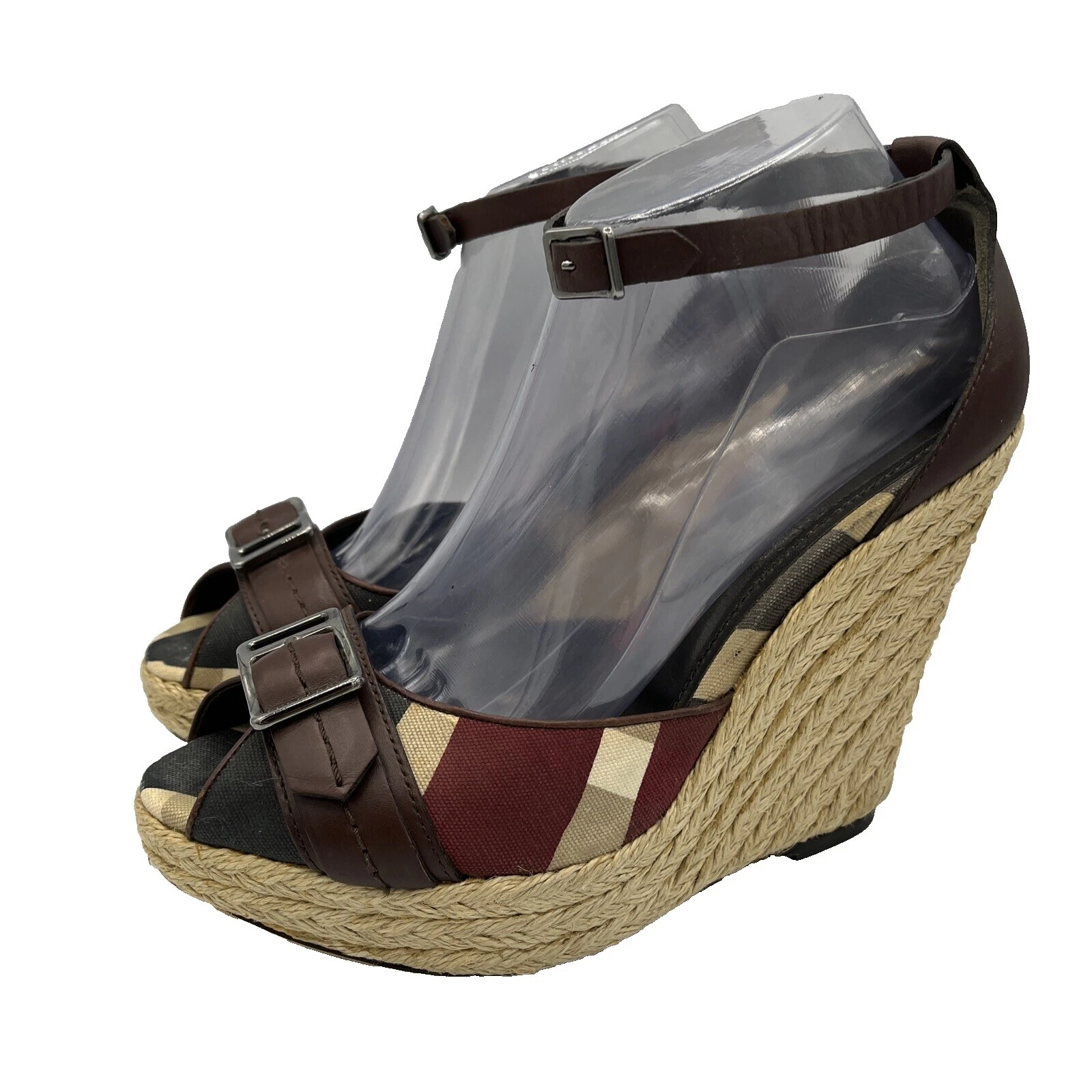 Босоножки на танкетке Burberry женские с верхом из кожи