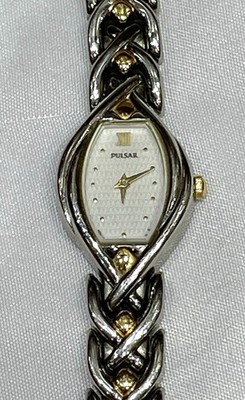 Pulsar Womens Watch Gold And Silver Tone V400-6290 R1 New Battery Vintage