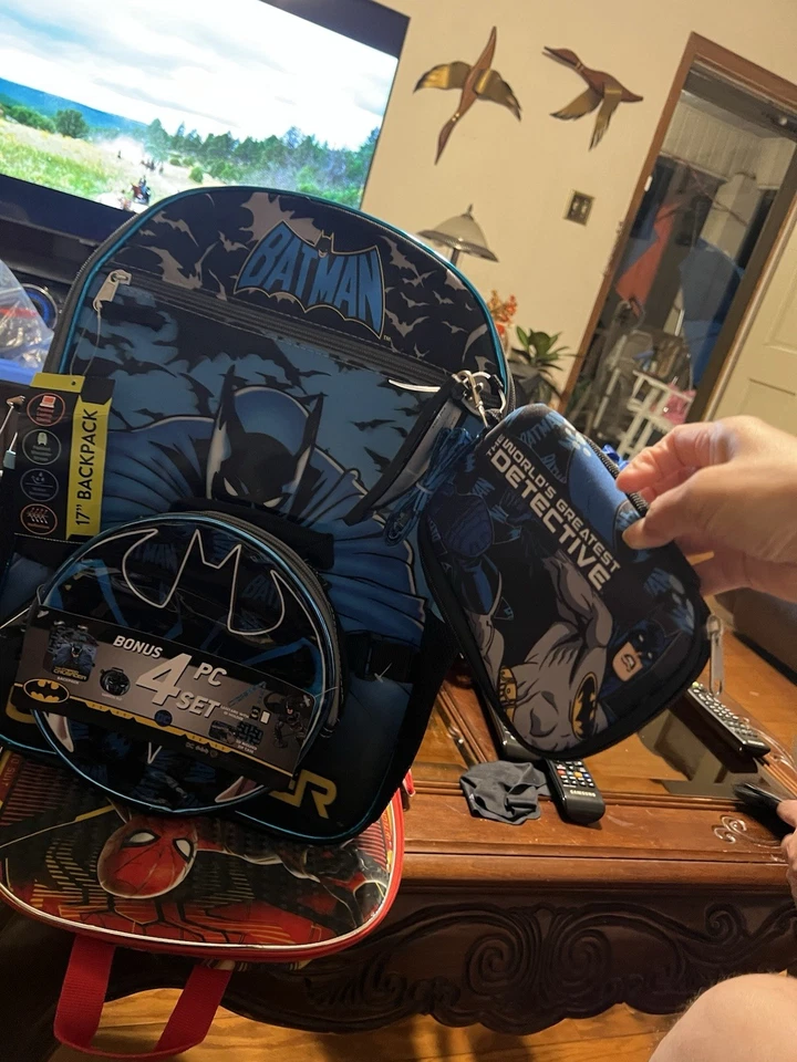 DC Comics Batman 16 Backpack with 4pcs Set Pack for Boys Water Resistant New - Image 3 of 4