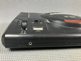 Sega Genesis Console 1601 W/PWR Cord & 3 Games Powers On but Otherwise Untested